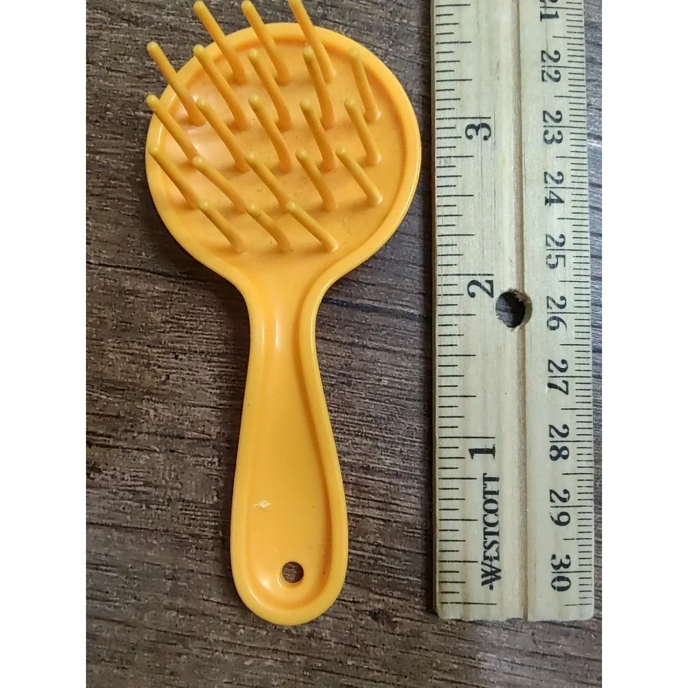 Barbie Hair Brush Light Orange Colored Barbie Accessory Z26